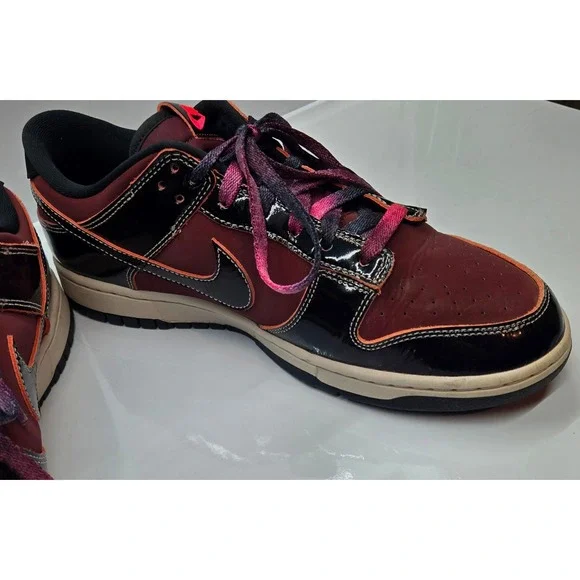 Nike Dunk Low SE Men's 10.5 Red Black Special Edition Sneakers